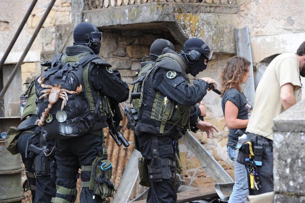 снаряжение американской полиции. экипировка полиции. снаряжение полиции. полиция разных стран мира. экипировка американского полицейского.